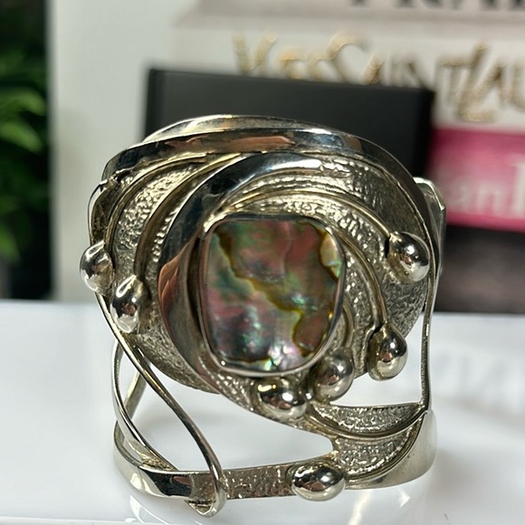Mother of Pearl Mexican open cuff bracelet bangle - Picture 3 of 11